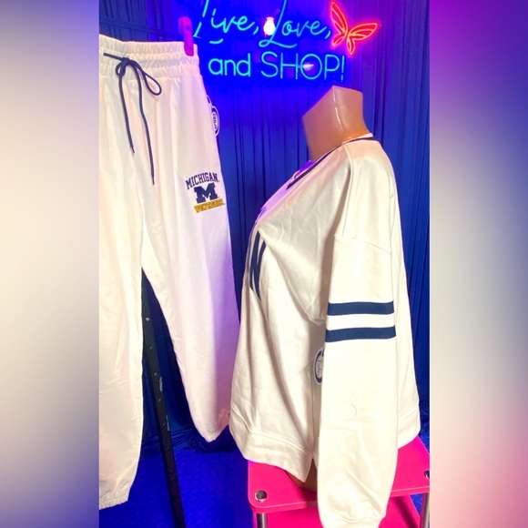 University of Michigan (UofM) White and Blue Sweatsuit, Unisex, Authentic. NWT - Picture 6 of 11